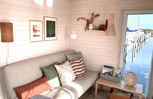 Schleswig House | Hausboot Bruntje mit Dachterrasse in Schleswig