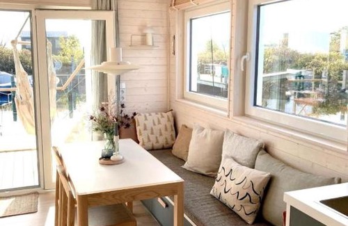 Schleswig House | Hausboot Bruntje mit Dachterrasse in Schleswig