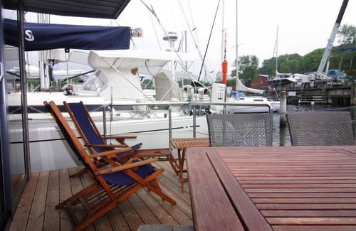 Flensburg Boat Rental | Hausboot Lina, Flensburg