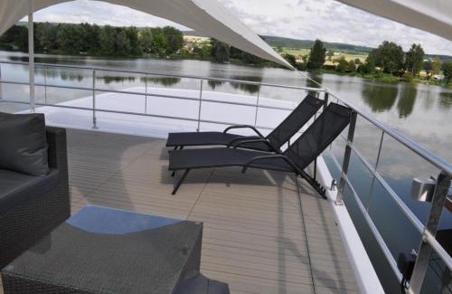 Godelheim Boat Rental | Hausboot Scarlett - LP5