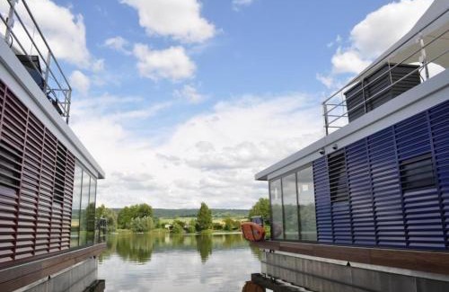 Godelheim Boat Rental | Hausboot Scarlett - LP5