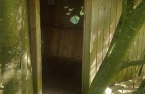 Wail House | Haut-Perchée cabin at 16m