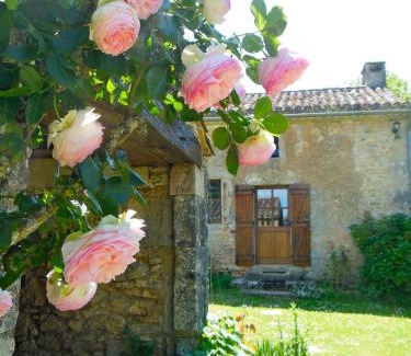 Gavaudun House | Hauts de Sentelines Séjour Authentique en Pleine Nature