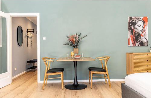 Ahrensburg Apartment | have-a-nice-Stay - nahe Bahnhof Ahrensburg - 20 Minuten nach Hamburg - trotzdem ruhig gelegen - 6 Minuten zu Fuß ins Zentrum Ahrensburg - modern eingerichtet