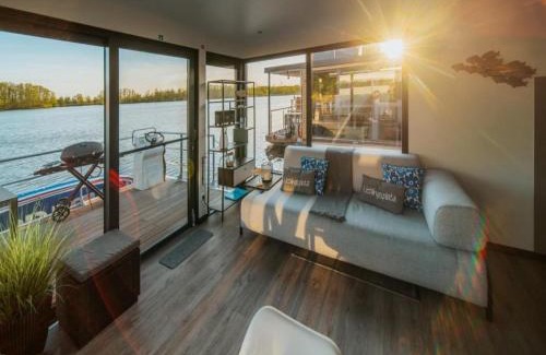 Oberhavel Boat Rental | Havel River Houseboat