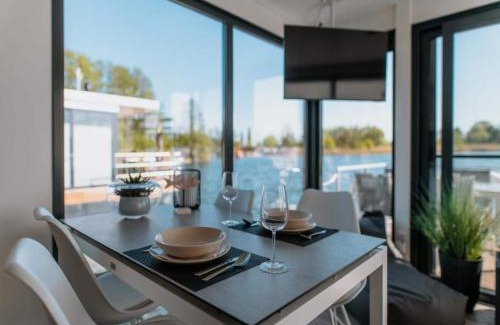 Oberhavel Boat Rental | Havel River Houseboat