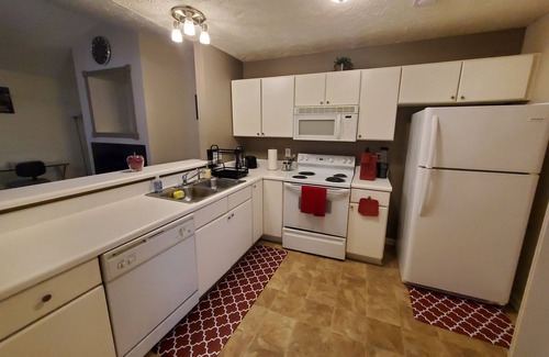 Fayetteville Condo | Haven Away From Home Ideal For Long Term Stays