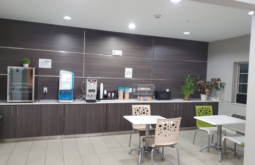 Willowbrook Hotel | Haven Inn & Suites Willowbrook