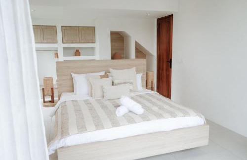 Berawa Villa | Havens Duplex - 2 Villas Combo 6BR Up to 12px Close to Finns And Beach With Easy Walk To Berawa Street