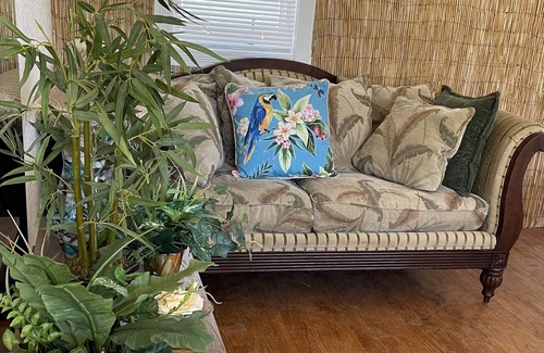 Kingman Cottage | Hawaiian Cottage!Retro refrig, micro, A/C , private, themed! *Bathroom Adjacent*