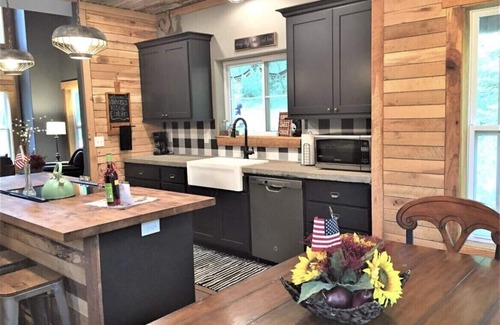 St. James Cabin | Hawks Ridge Cabin