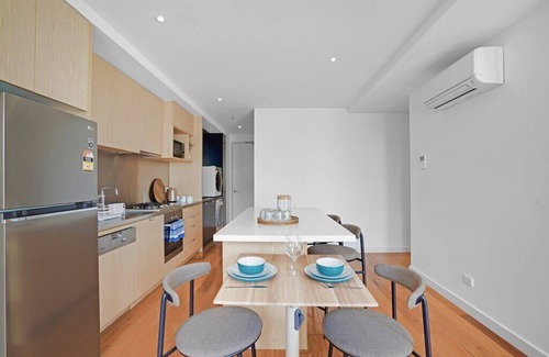 Prahran Apartment | Hawksburn Village - 2 Bed Apt in Central Prahran