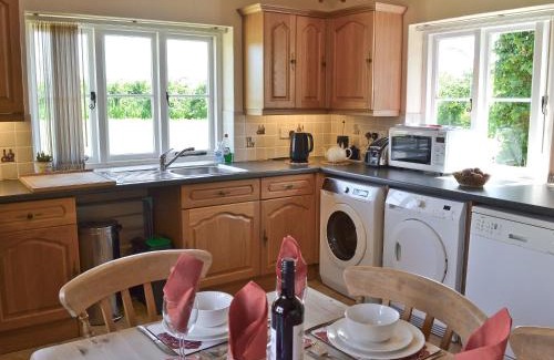 Westmarsh House | Hawthorne Cottage - Py8