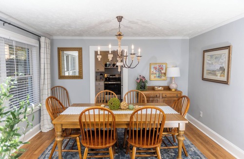 Terry Sanford House | Haymount Movie Room + min. to Downtown & Ft. Bragg & Grad Events Family Friendly