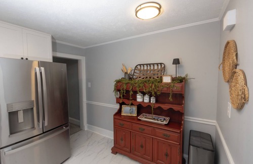 Terry Sanford House | Haymount Movie Room + min. to Downtown & Ft. Bragg & Grad Events Family Friendly