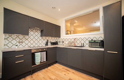 Ainley Top Apartment | Hayy ApartHotels Top Choice for Leisure & Business