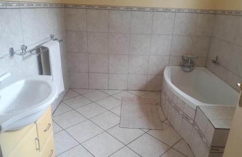 Brooklyn Bed & Breakfast | Hazelonz Bed &Breakfast