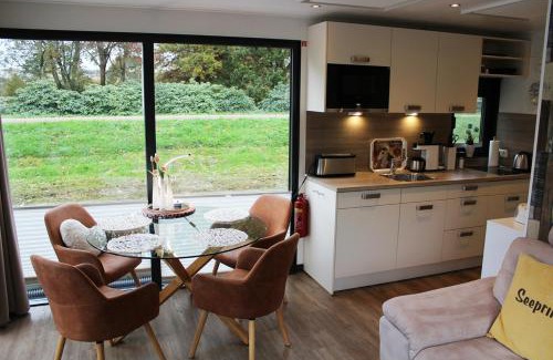 Bad Bederkesa Boat Rental | HB 6 - Hausboot Bad Bederkesa