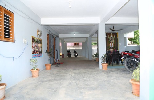 Tirupati Apartment | HB'S NEST HOMESTAY 2-bedroom apartment in lovely Tirupati