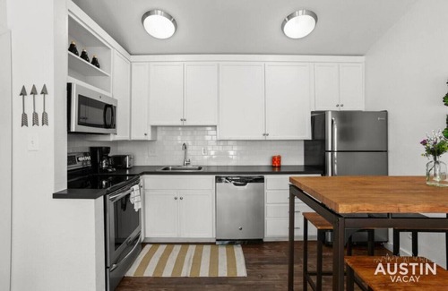 Barton Hills Apartment | HC #101 xxxxxxxxxxxx
