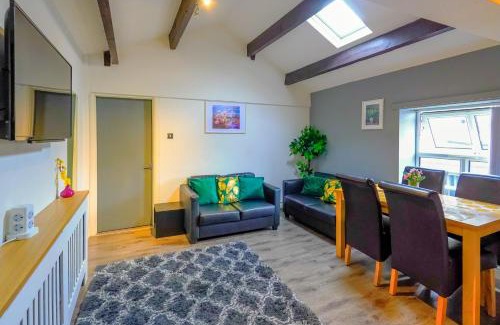 Headingley Apartment | Headingley 2 Bedroom first floor cottage flat Near Universities shops& Park