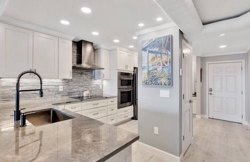 Sunset Beach Condo | Hear the Crash of the Waves/Relax @ Land's End