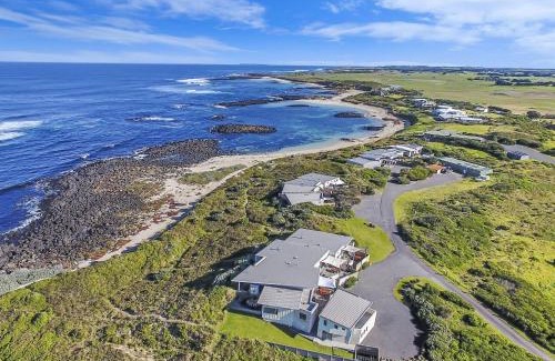 Port Fairy Villa | Hearns Beachside Villa 2