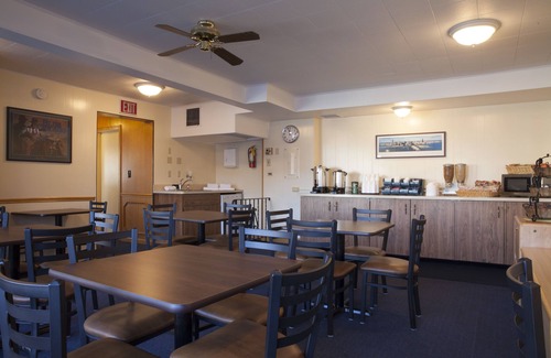 Edgewater Hotel | Heart O' Chicago