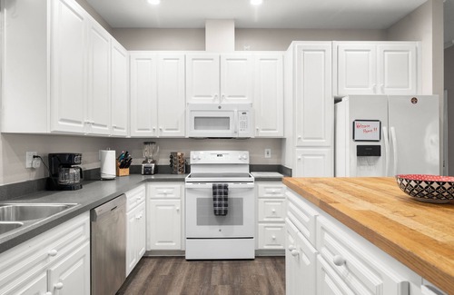 Hyde Park House | Heart of Hyde Park Tampa 4 Bedroom Home Near Hyde Park Village, SoHo and Beach!