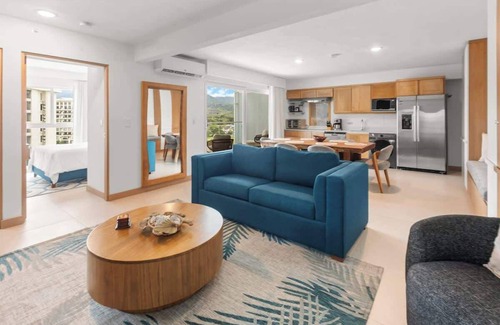 Barrio Santa Lucia Apartment | Heart of Jacó | Modern Style, Steps to the Sand