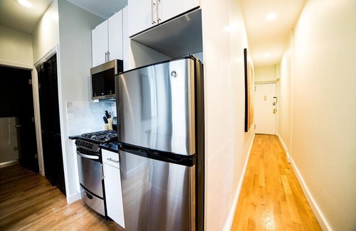 Ukrainian Village Apartment | HEART OF LOWER EAST SIDE 2BR 1BA, WASHER DRYER!