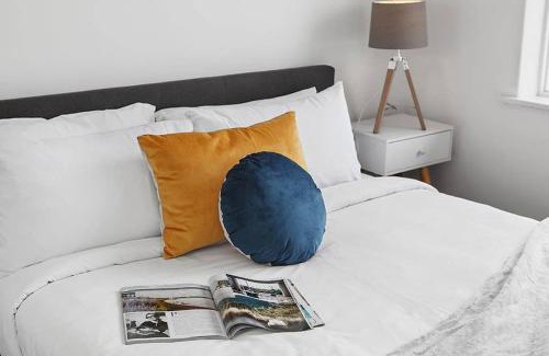 Ormond Apartment | Heart of Ormond Apartment by Ready Set Host