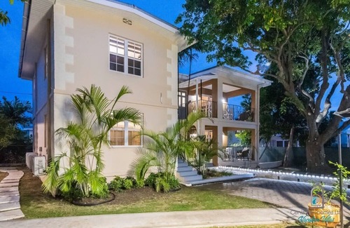 Dover Cottage | Heart of St. Lawrence Gap, | 8-min Walk to Beach