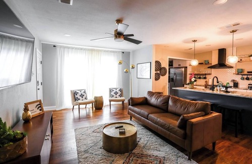 Tech Terrace House | ❤️ Heart of Tech Terrace 3/2 Remodeled Near Tech