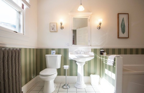 Bar Harbor Hotel | Hearthside Inn