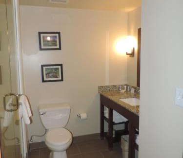 Wheatland Hotel | Heartland Inn and Suites