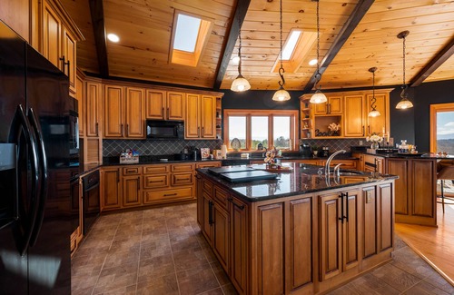 Sevierville Cabin | Heated pool, 360 view yurt near shopping!