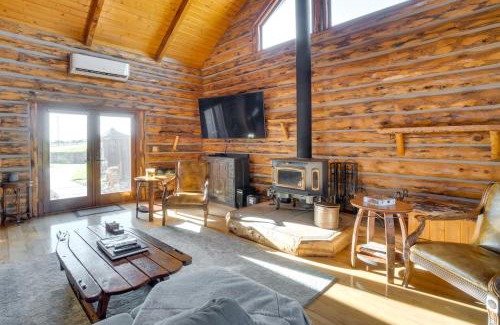 Parker House | Heated Pool and Mtn Views Log Cabin in Parker!