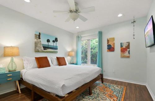 Vilano Beach House | Heated Pool Costa Rica Style Sleeps 10 Steps to Sand, Dogs OK