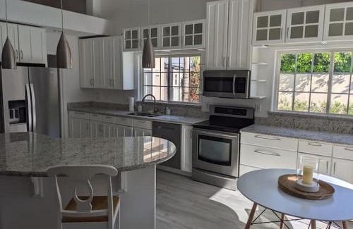 Chandler House | Heated Pool - Spacious, Cheerful Home 5br/3bath