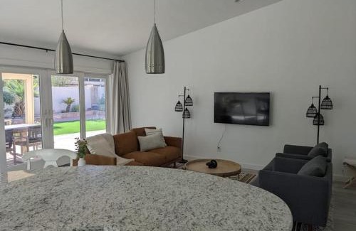 Chandler House | Heated Pool - Spacious, Cheerful Home 5br/3bath