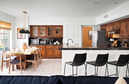 Val Vista Lakes House | Heated Pool. Spacious Home w Lake Views. Sleeps 16 with tons of entertainment!