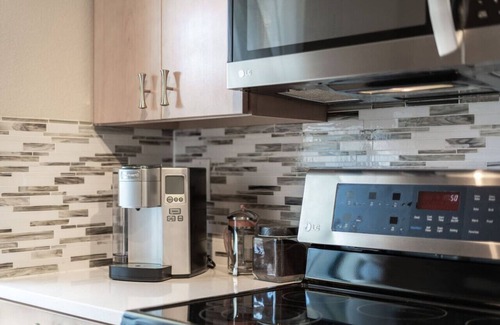 Cloisters Condo | Heated Pool Year Round | Biltmore Gem | Golf/Walk