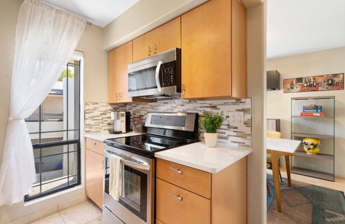 Cloisters Condo | Heated Pool Year Round | Biltmore Gem | Golf/Walk