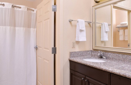 Central Oklahoma City Condo | Heated Saltwater Pool + Hot Tub | 24 Hour Fitness Center + Free Breakfast