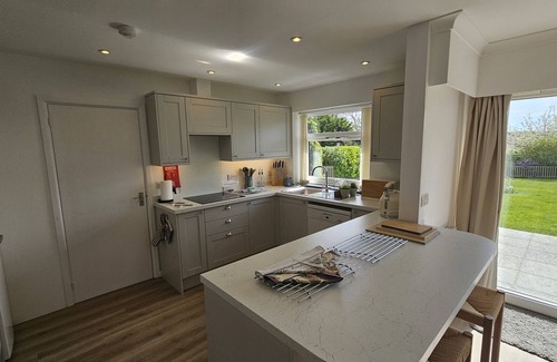 St. Mawes Cottage | Heathfield - a holiday home that sleeps 8 guests in 4 bedrooms