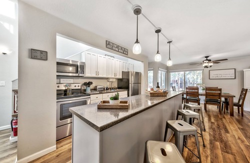 Zephyr Cove House | Heavenly Escape,close 2 ski & downtown,shopping, comfy&cozy,private Hot Tub max6