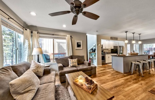 Zephyr Cove House | Heavenly Escape,close 2 ski & downtown,shopping, comfy&cozy,private Hot Tub max6