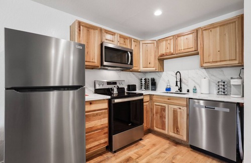 South Lake Tahoe Condo | Heavenly Lakeside Retreat Close to downtown