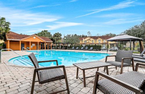 Crestwynd Bay House | Heavenly Oasis